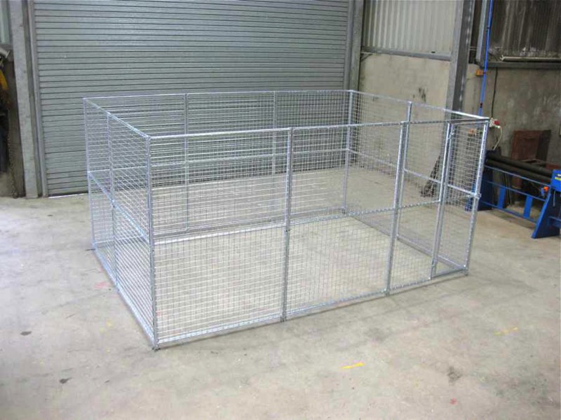 Large Dog Run Pack. Finished size 3.8m x 2.5m (approx. 12ft x 8ft). Height 1.8m (6ft.). *Kennel not included. Sturdy construction using 25x25mm box section framing covered with 50x50x3mm weldmesh. Hot dip galvanised for lifetime rust protection. Bottom of panels are raised off the ground to stop bacterial growth and to ease cleaning. Comes complete with gate and all bolts.  Can be easily erected in around 30 minutes with no special tools or skills required.